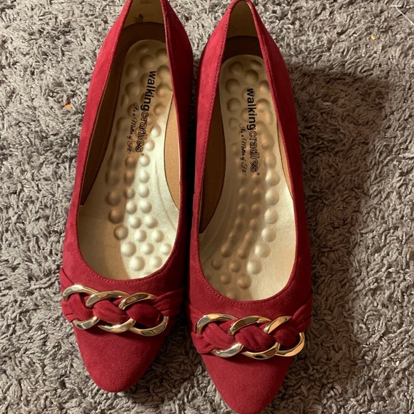 Walking Cradles red heels - Picture 2 of 4